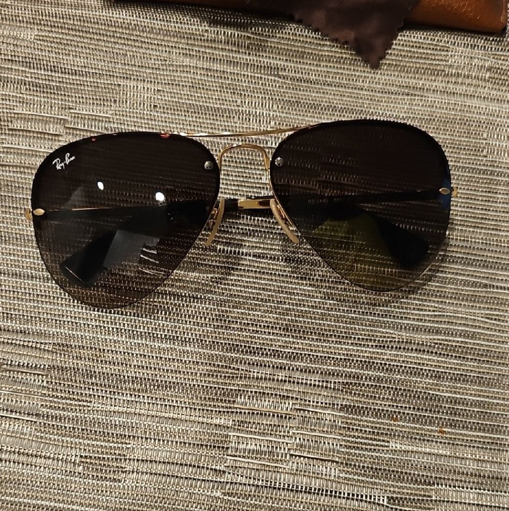 Ray-Ban Classic Gold Aviator Sunglasses